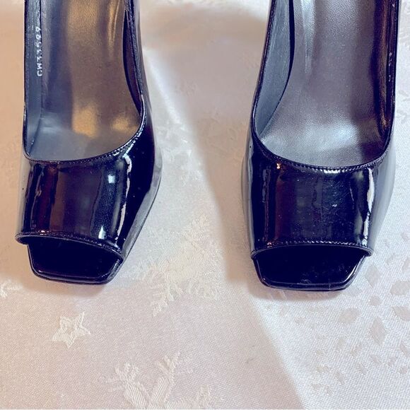 Stuart Weitzman Pumps Black Patent Leather Peep Toe Wood Heel Sz 6.5 NWT Gorgeou - Picture 3 of 10